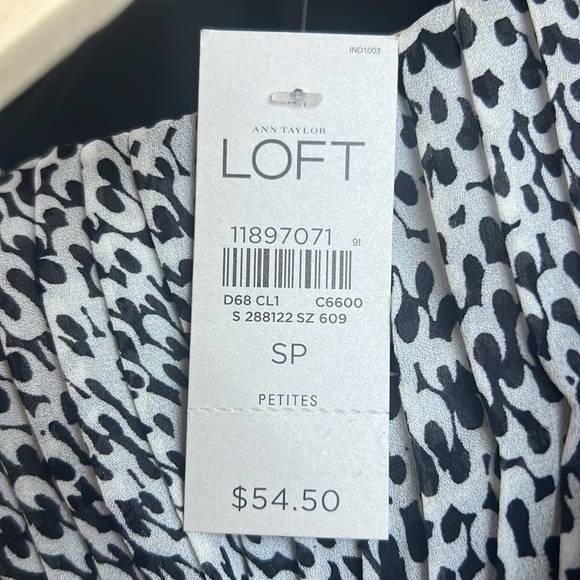 LOFT black n white sleeveless top with elastic waist - Picture 15 of 15